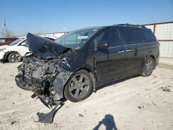 5TDXZ3DCXKS967824 2019 TOYOTA SIENNA - Image 1