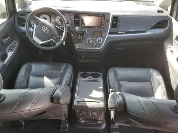 5TDXZ3DCXKS967824 2019 TOYOTA SIENNA - Image 8
