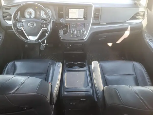 5TDXZ3DCXKS973588 2019 TOYOTA SIENNA - Image 8