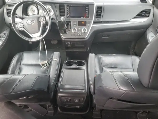 5TDXZ3DCXKS976345 2019 TOYOTA SIENNA - Image 8
