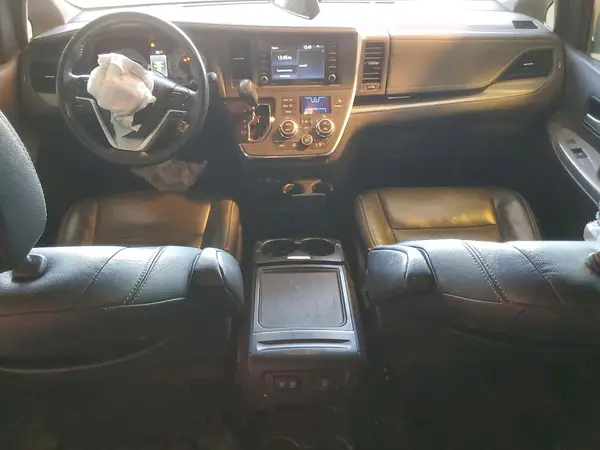 5TDXZ3DCXKS981190 2019 TOYOTA SIENNA - Image 8