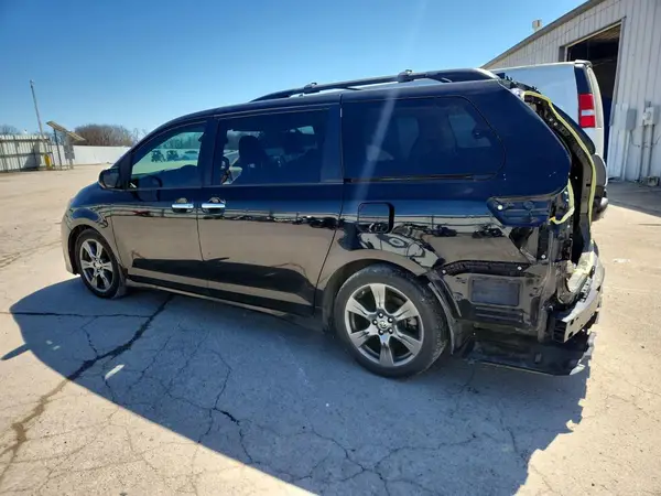 5TDXZ3DCXLS060508 2020 TOYOTA SIENNA - Image 2