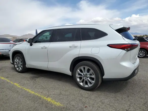 5TDYARAH0NS513469 2022 TOYOTA HIGHLANDER - Image 2