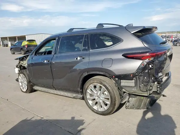 5TDYARAH0RS537082 2024 TOYOTA HIGHLANDER - Image 2
