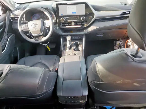 5TDYARAH0RS537082 2024 TOYOTA HIGHLANDER - Image 8