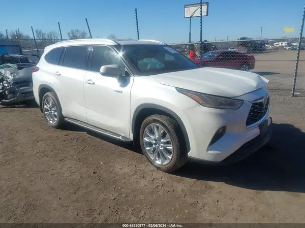 5TDYARAH1MS505282 2021 TOYOTA HIGHLANDER - Image 1