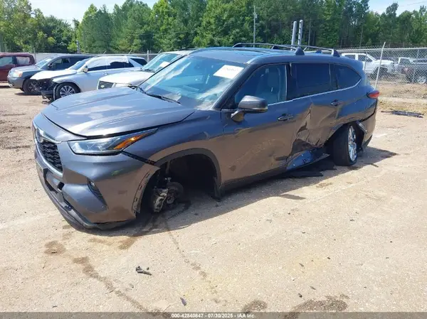 5TDYARAH1PS0A8071 2023 TOYOTA HIGHLANDER - Image 2