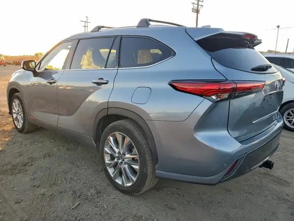 5TDYARAH3LS001458 2020 TOYOTA HIGHLANDER - Image 2