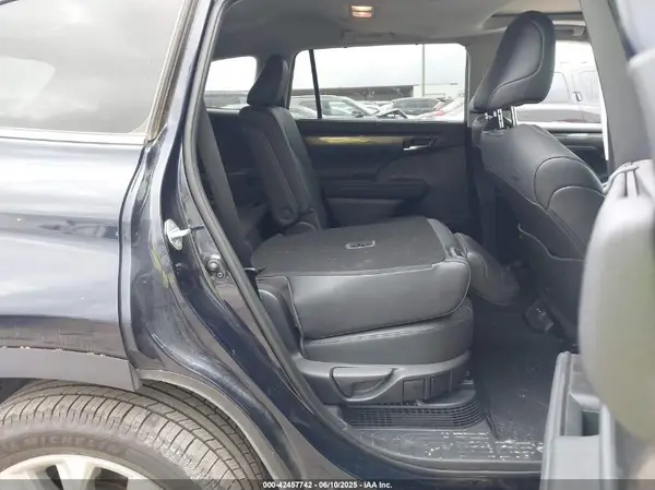 5TDYARAH3LS002884 2020 TOYOTA HIGHLANDER - Image 8