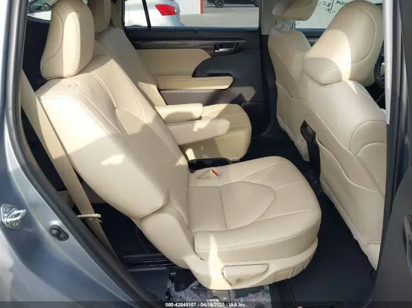 5TDYARAH3PS019125 2023 TOYOTA HIGHLANDER - Image 8