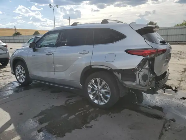 5TDYARAH5LS003146 2020 TOYOTA HIGHLANDER - Image 2