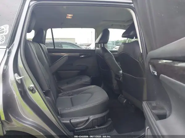 5TDYARAH5NS513080 2022 TOYOTA HIGHLANDER - Image 8