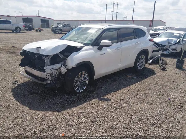 5TDYARAH6MS006560 2021 TOYOTA HIGHLANDER - Image 2