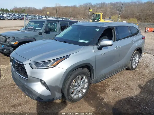 5TDYARAH7MS004865 2021 TOYOTA HIGHLANDER - Image 2