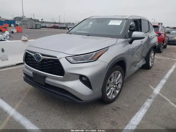 5TDYARAH8MS006799 2021 TOYOTA HIGHLANDER - Image 2
