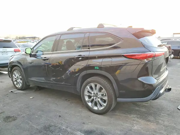 5TDYARAH8MS007323 2021 TOYOTA HIGHLANDER - Image 2