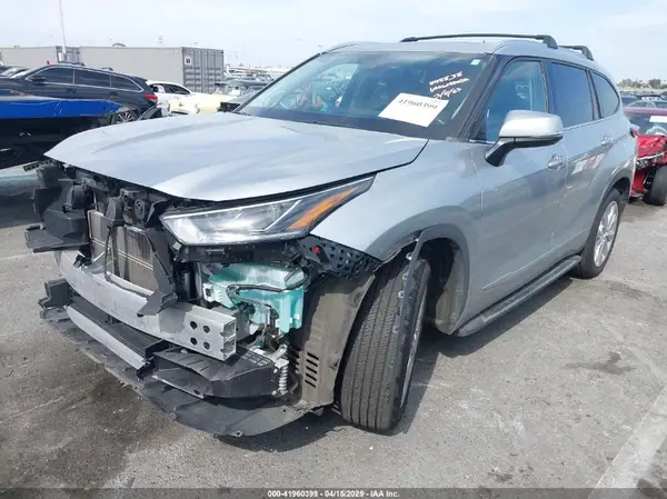 5TDYARAH9PS523498 2023 TOYOTA HIGHLANDER - Image 2