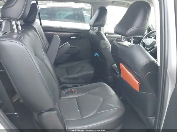 5TDYARAH9PS523498 2023 TOYOTA HIGHLANDER - Image 8