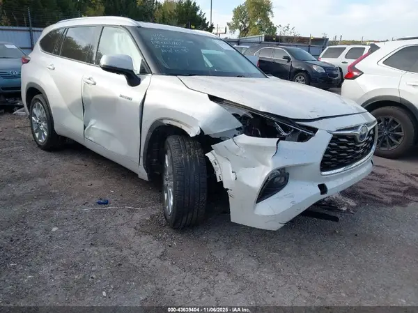 5TDYARAHXMS006576 2021 TOYOTA HIGHLANDER - Image 1