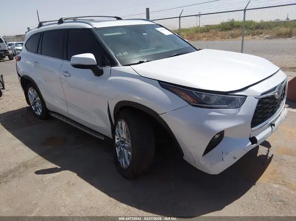 5TDYARAHXNS513477 2022 TOYOTA HIGHLANDER - Image 1