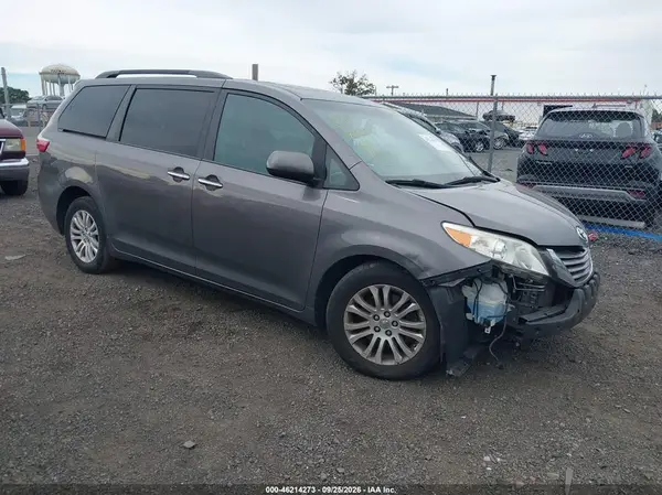 5TDYK3DC0GS692447 2016 TOYOTA SIENNA - Image 1