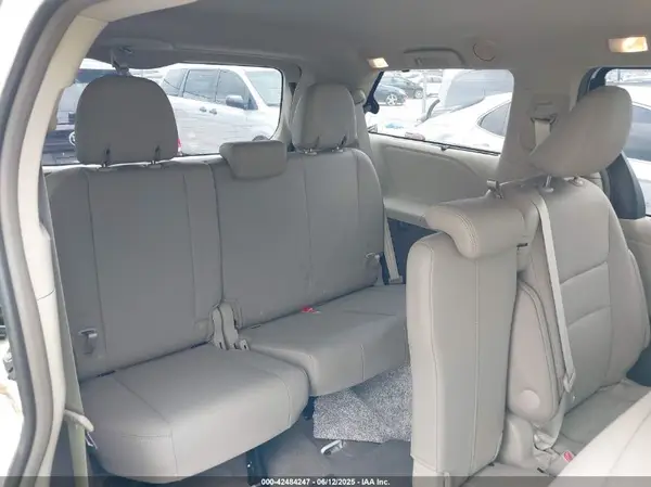 5TDYK3DC0GS697504 2016 TOYOTA SIENNA - Image 8