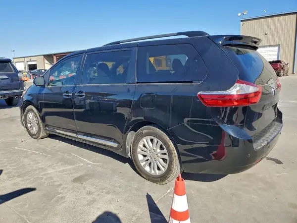 5TDYK3DC0GS697714 2016 TOYOTA SIENNA - Image 2