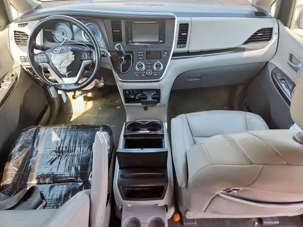 5TDYK3DC0GS700658 2016 TOYOTA SIENNA - Image 8