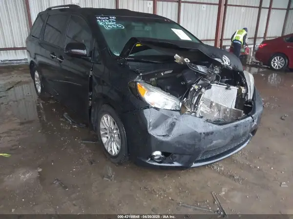 5TDYK3DC0GS701583 2016 TOYOTA SIENNA - Image 1