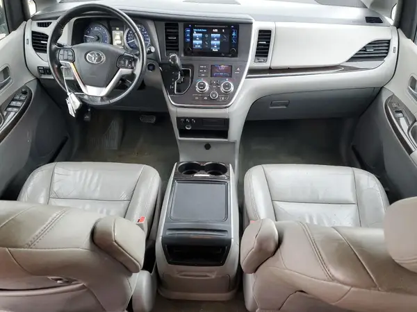 5TDYK3DC0GS711045 2016 TOYOTA SIENNA - Image 8