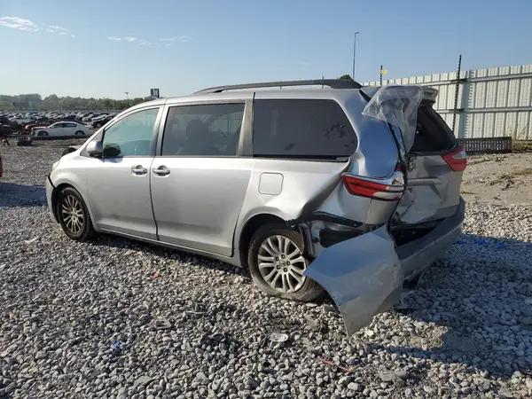 5TDYK3DC0GS711272 2016 TOYOTA SIENNA - Image 2