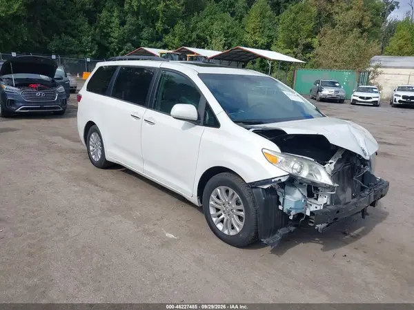 5TDYK3DC0GS712812 2016 TOYOTA SIENNA - Image 1