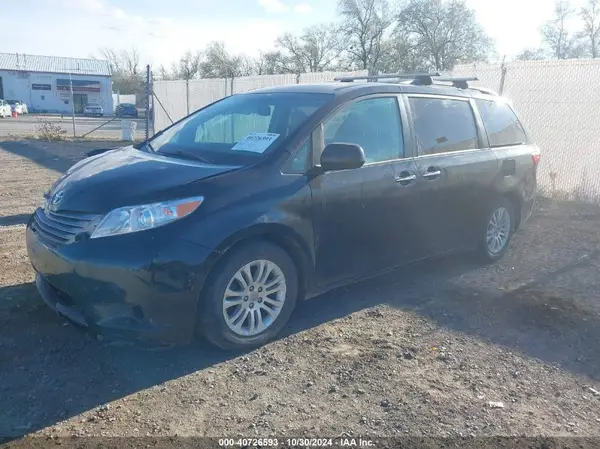 5TDYK3DC0GS713524 2016 TOYOTA SIENNA - Image 2