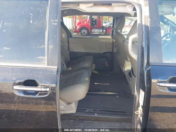 5TDYK3DC0GS713524 2016 TOYOTA SIENNA - Image 8