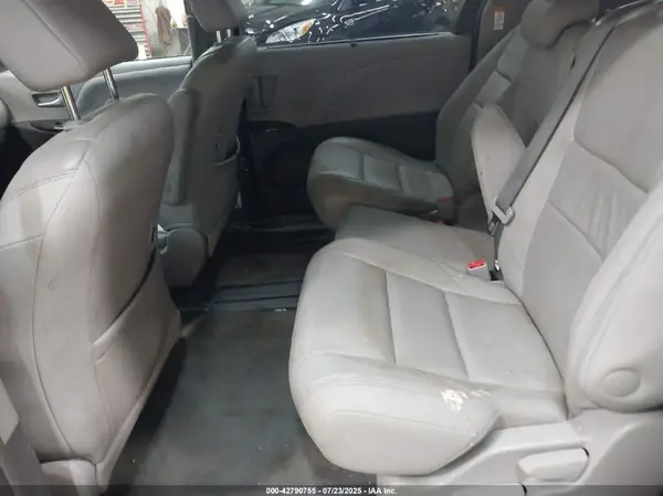 5TDYK3DC0GS720490 2016 TOYOTA SIENNA - Image 8
