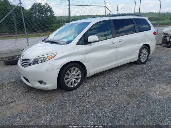 5TDYK3DC0GS721350 2016 TOYOTA SIENNA - Image 2