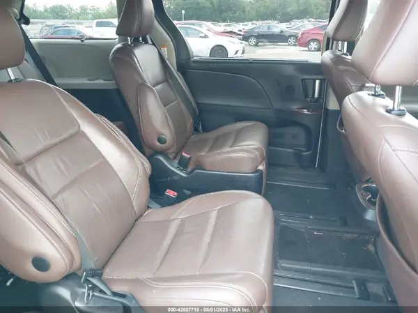 5TDYK3DC0GS721350 2016 TOYOTA SIENNA - Image 8