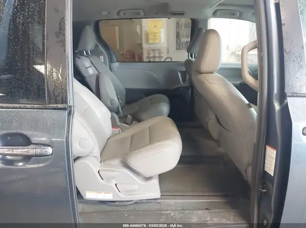 5TDYK3DC0GS722840 2016 TOYOTA SIENNA - Image 8