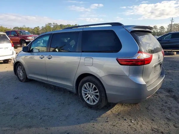 5TDYK3DC0GS724314 2016 TOYOTA SIENNA - Image 2