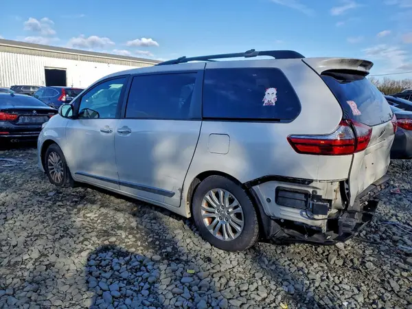 5TDYK3DC0GS725155 2016 TOYOTA SIENNA - Image 2