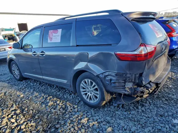 5TDYK3DC0GS727522 2016 TOYOTA SIENNA - Image 2