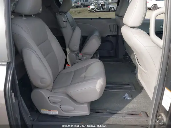 5TDYK3DC0GS734079 2016 TOYOTA SIENNA - Image 8