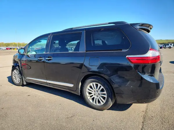 5TDYK3DC0GS734258 2016 TOYOTA SIENNA - Image 2