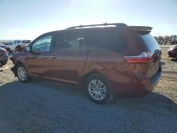5TDYK3DC0GS739900 2016 TOYOTA SIENNA - Image 2
