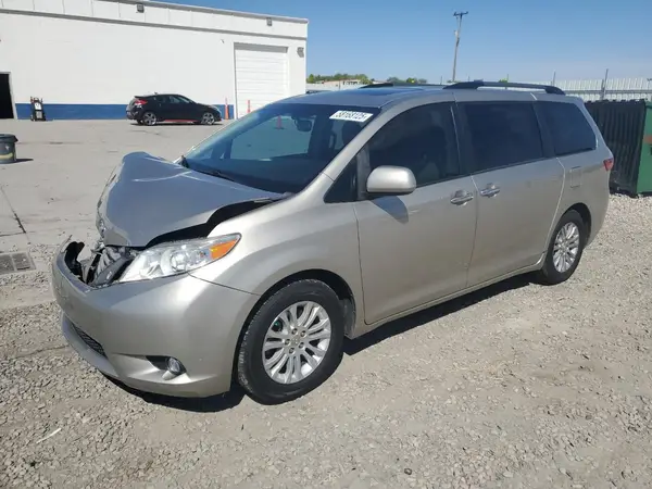 5TDYK3DC0GS748533 2016 TOYOTA SIENNA - Image 1