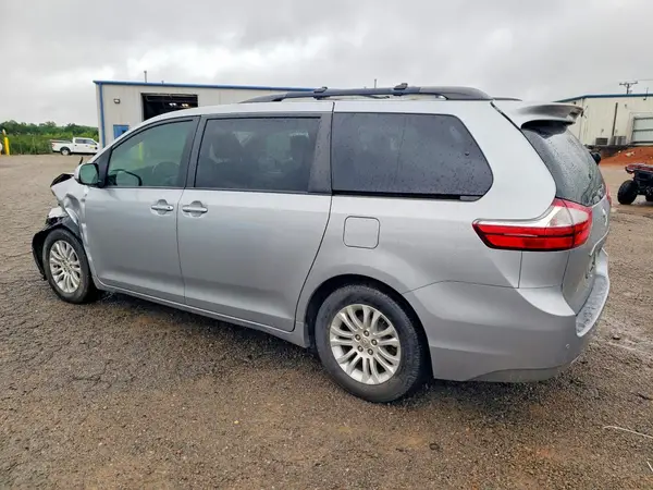 5TDYK3DC0GS749262 2016 TOYOTA SIENNA - Image 2
