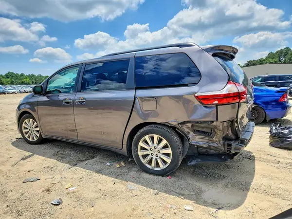 5TDYK3DC0GS758771 2016 TOYOTA SIENNA - Image 2