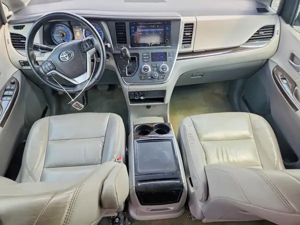 5TDYK3DC0GS759788 2016 TOYOTA SIENNA - Image 8