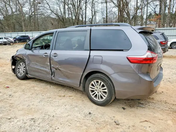 5TDYK3DC0GS763193 2016 TOYOTA SIENNA - Image 2