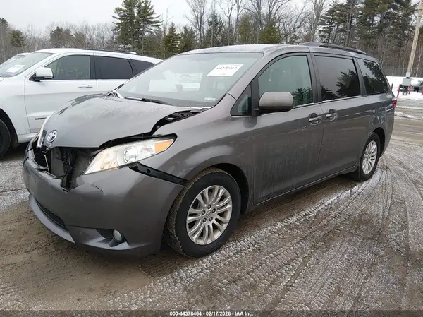 5TDYK3DC0GS765316 2016 TOYOTA SIENNA - Image 2
